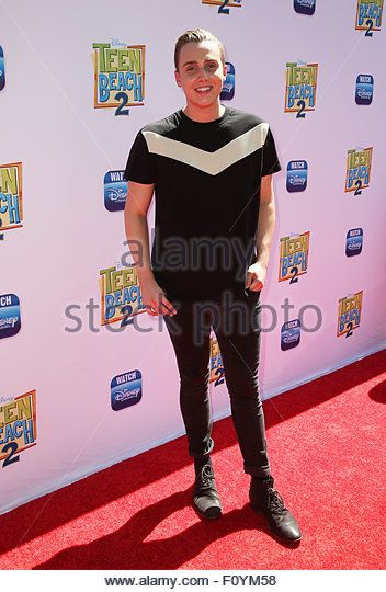 miere-of-disney-channels-teen-beach-2-arrivals-featuring-william-f0ym58.jpg